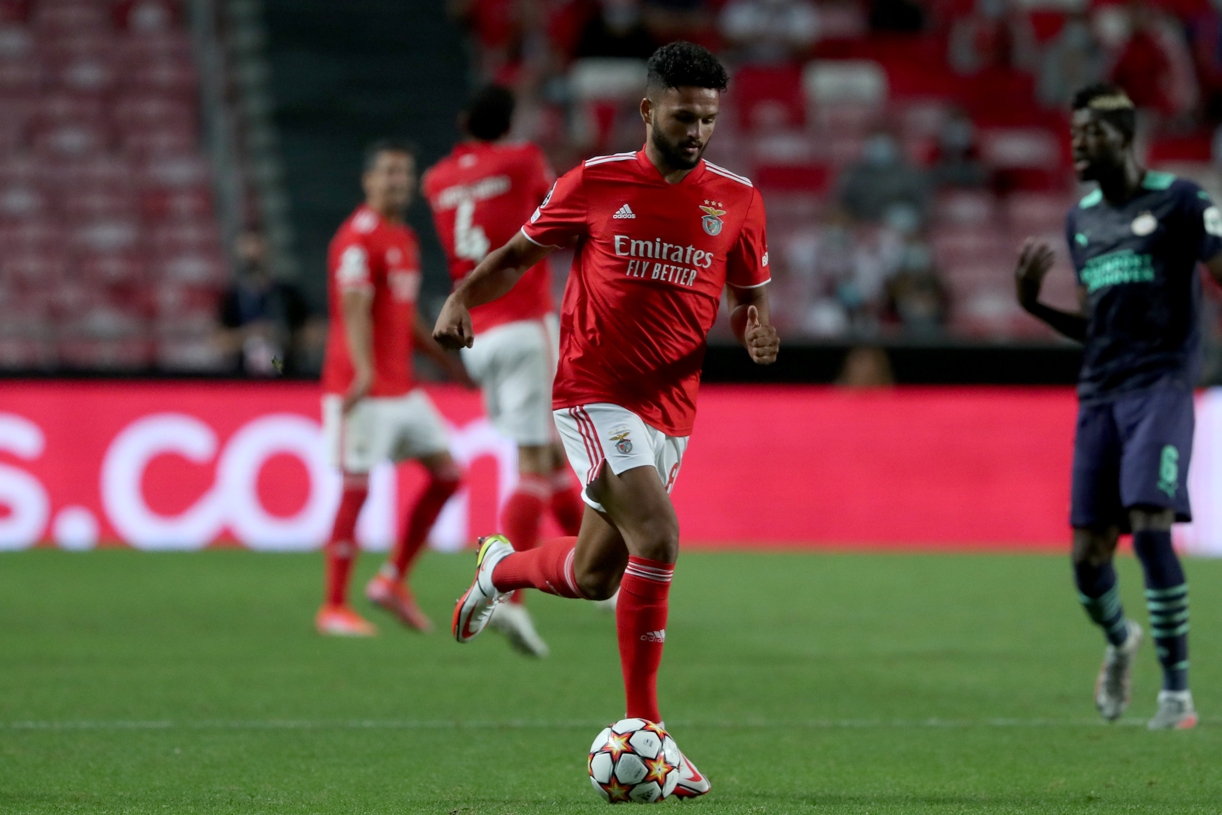 Encarnados e reds empataram 3-3 em Anfield. Darwin, Gonçalo Ramos